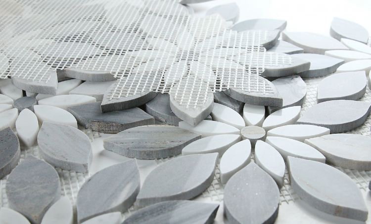 Daisy Bloom Blue 11.75 x 13.25