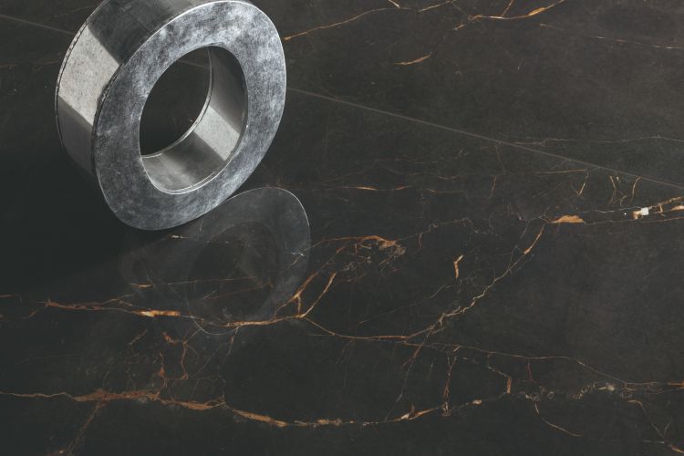 Galaxia Black Levigato (R/L) 12 x 24