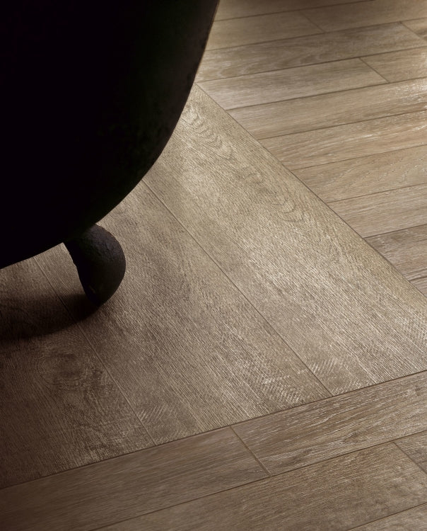 Selection Oak Amber 6 x 48