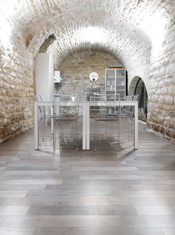 Taiga Sommer 6 x 36 - Hexagon Interiors